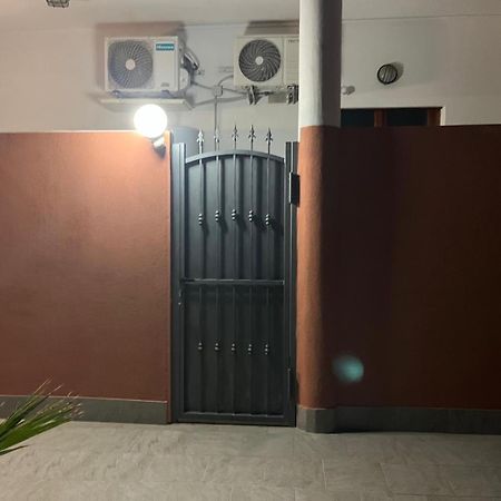 Domus Alice Lägenhet Monserrato Exteriör bild